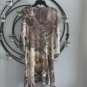 V-Neck dress, great colors and wonderful design